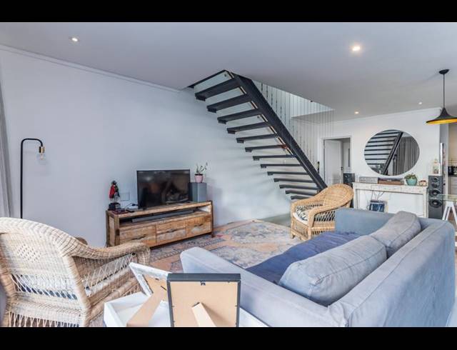 3 BEDROOM TOWNHOUSE FOR SALE IN WALMER ESTATE